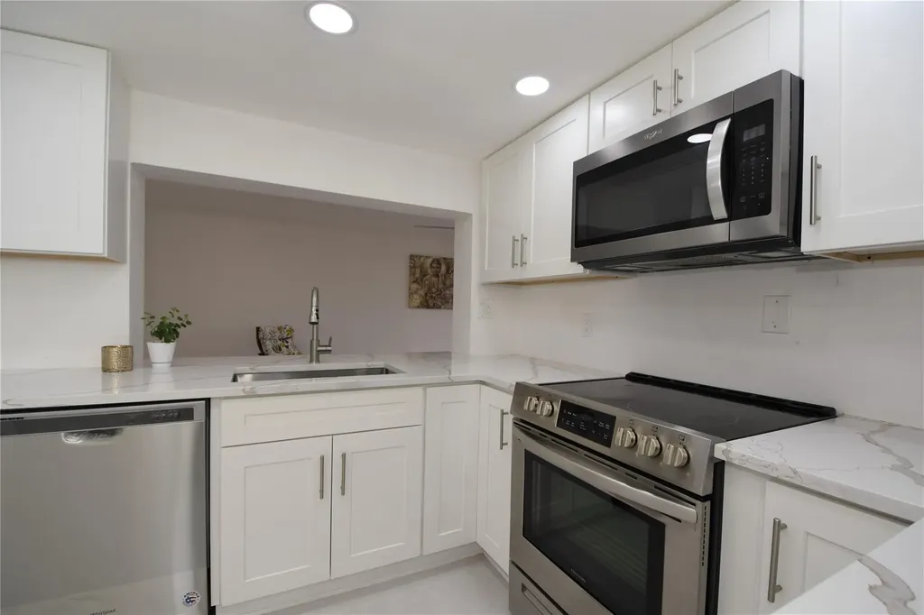 1831 Sabal Palm Drive Davie FL 33324