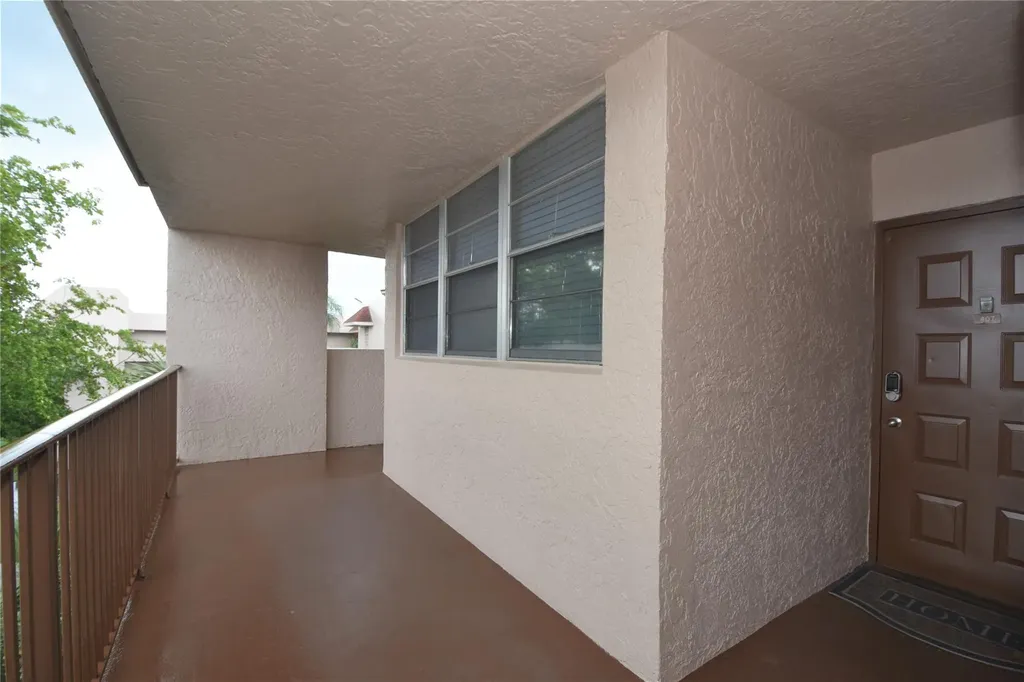 1831 Sabal Palm Drive Davie FL 33324