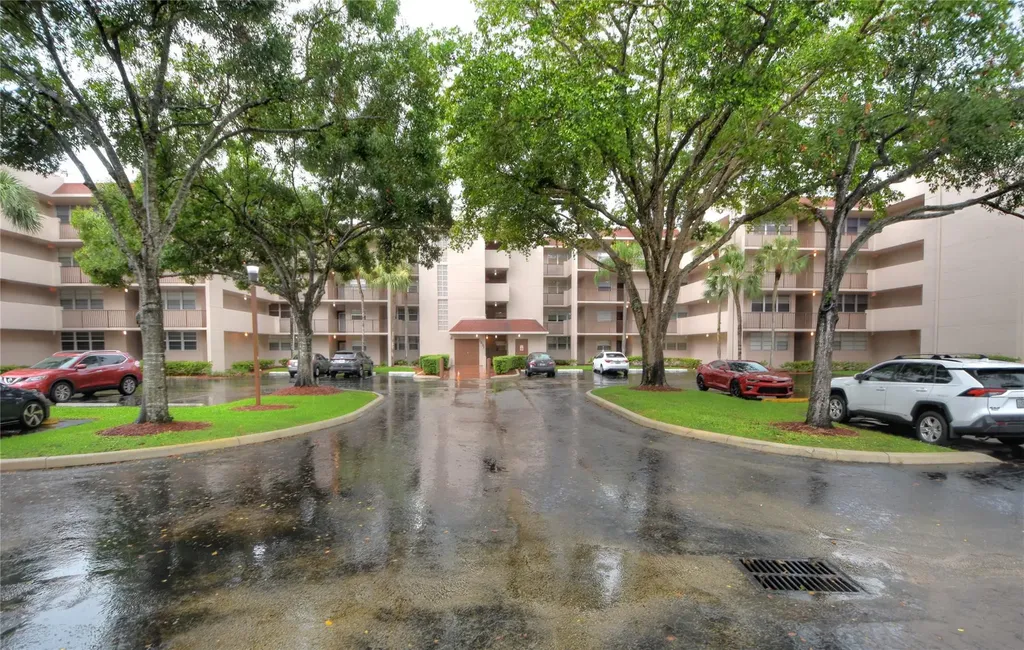 1831 Sabal Palm Drive Davie FL 33324