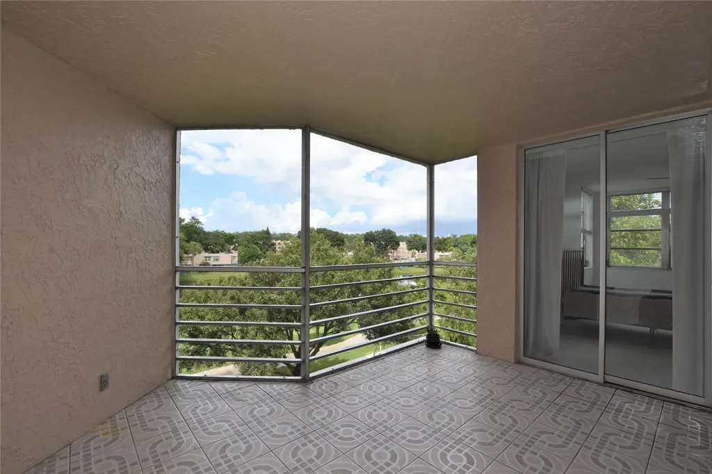 1831 Sabal Palm Drive Davie FL 33324