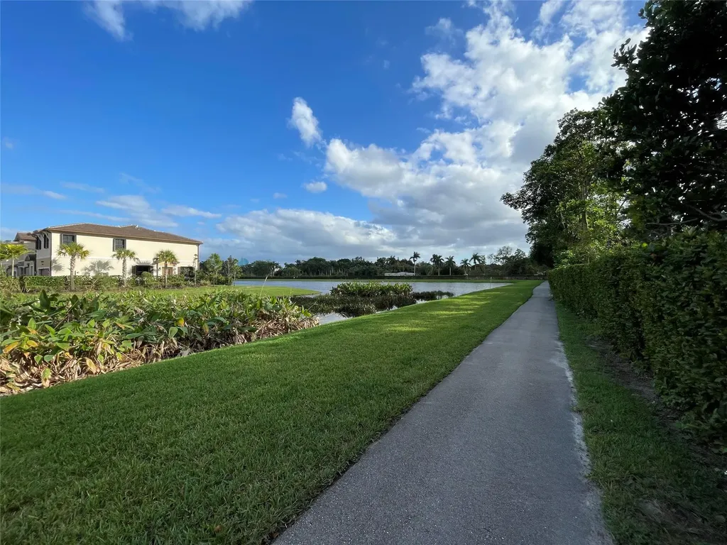 4678 Santa Cruz Way Davie FL 33314