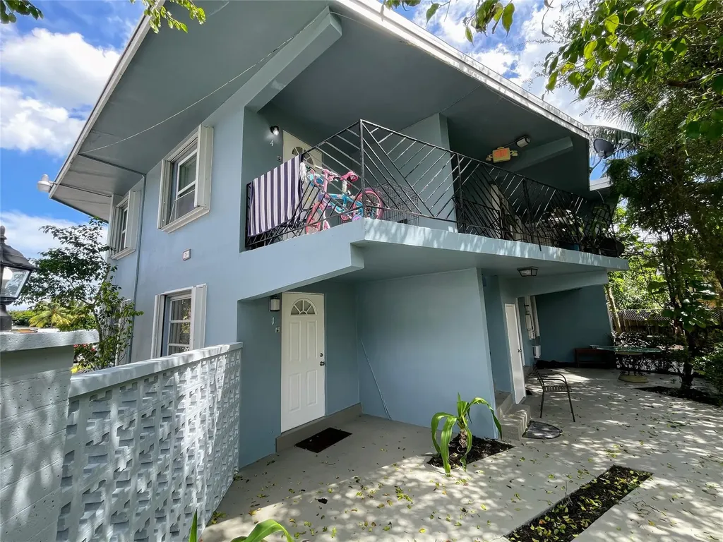 3760 SW 1st Street Fort Lauderdale FL 33312