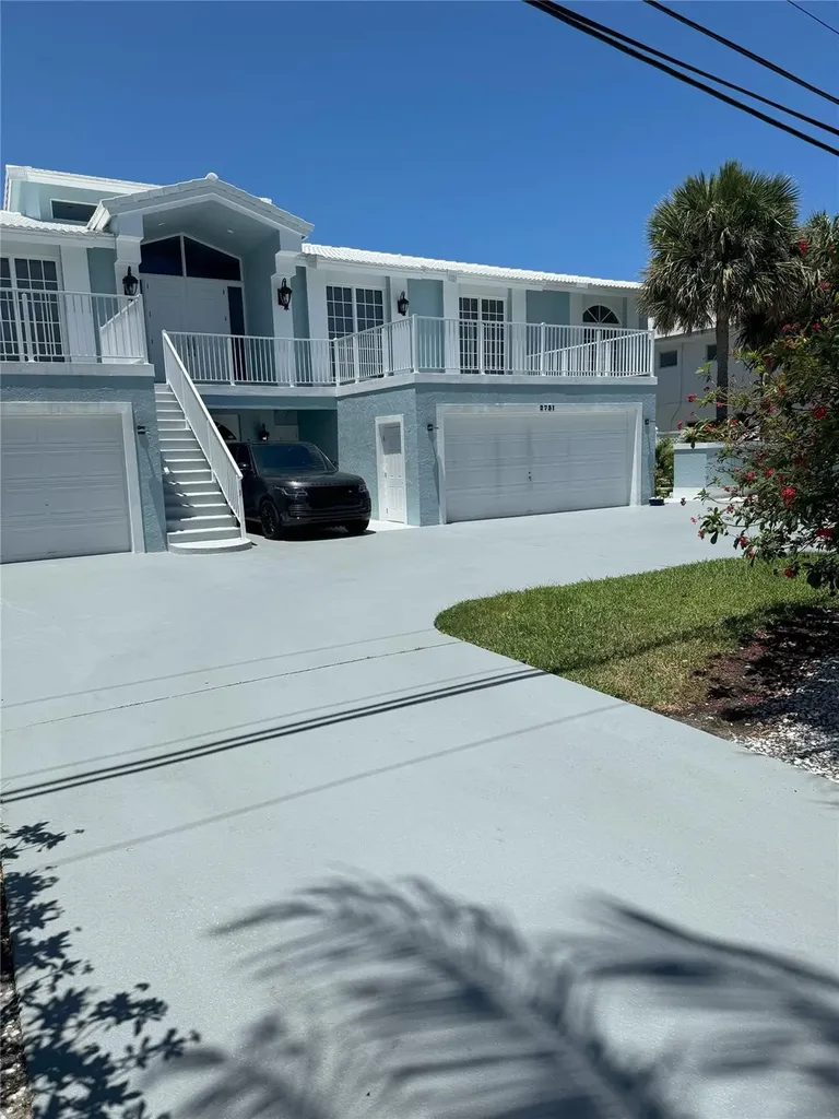 2731 NE 28th Court Lighthouse Point FL 33064