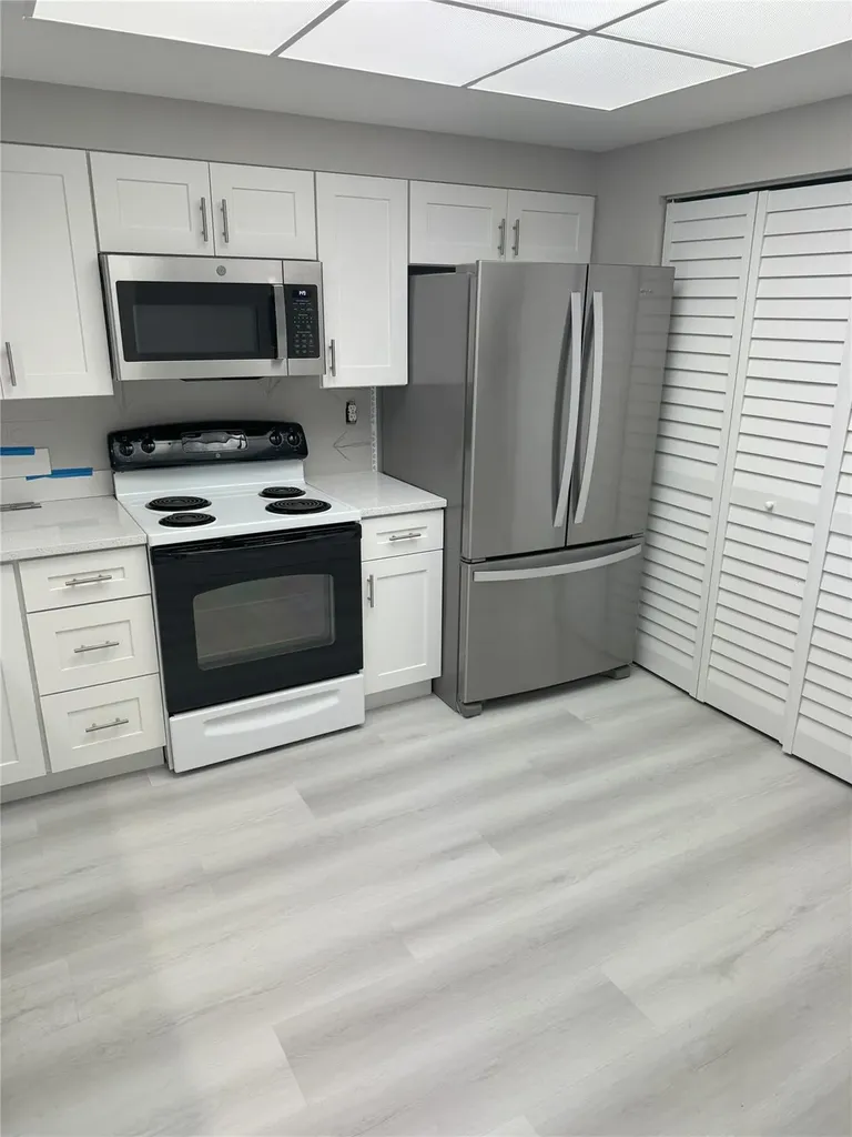 2731 NE 28th Court Lighthouse Point FL 33064
