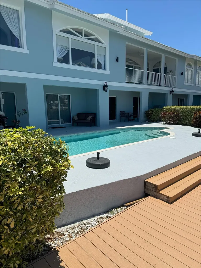 2731 NE 28th Court Lighthouse Point FL 33064
