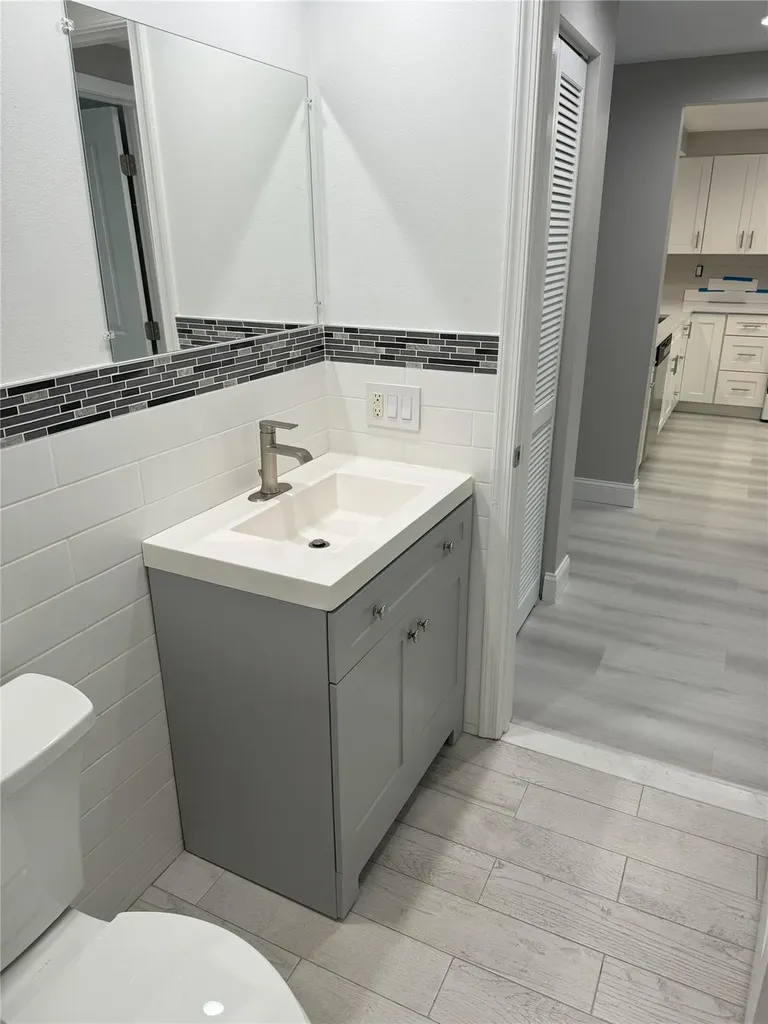 2731 NE 28th Court Lighthouse Point FL 33064
