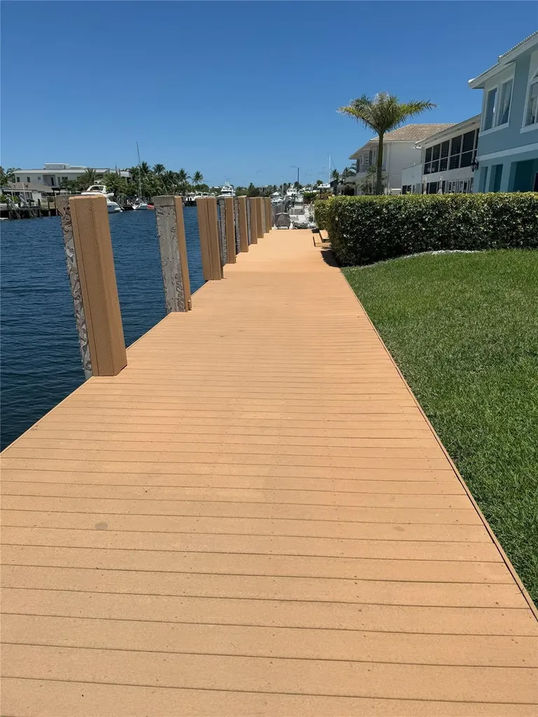 2731 NE 28th Court Lighthouse Point FL 33064