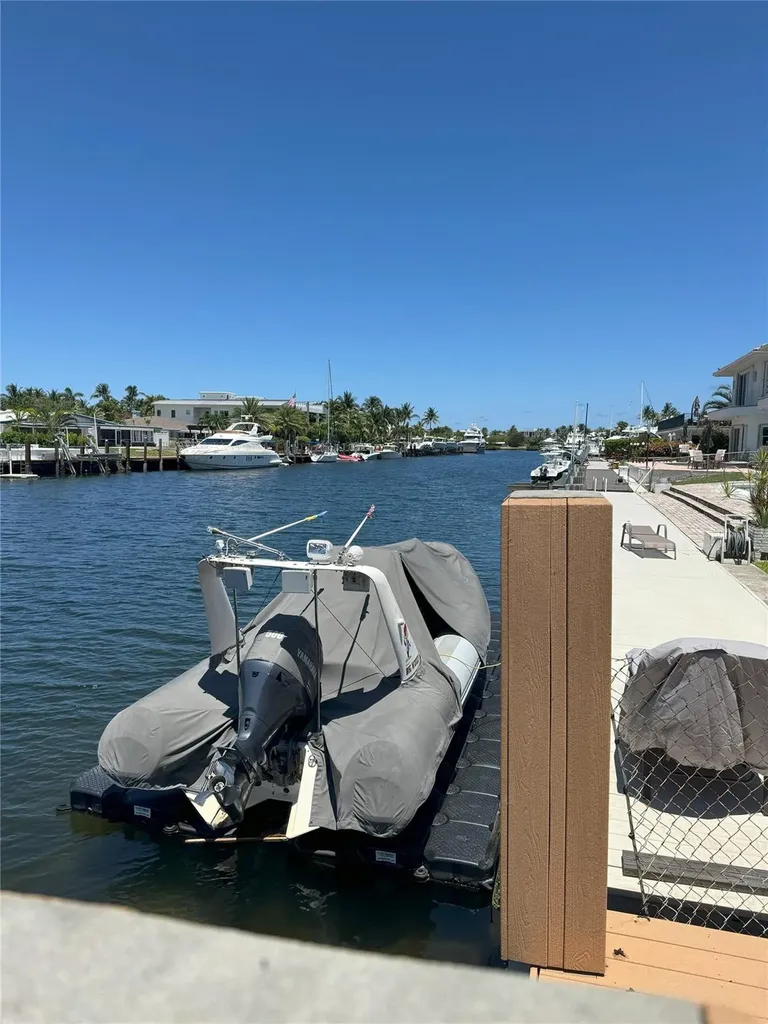2731 NE 28th Court Lighthouse Point FL 33064