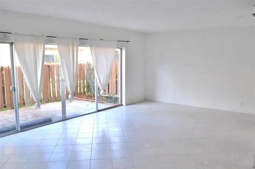 8237 NW 8th Court Plantation FL 33324