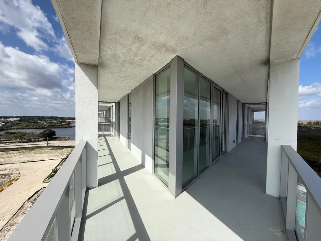 2000 Metropica Way Sunrise FL 33323