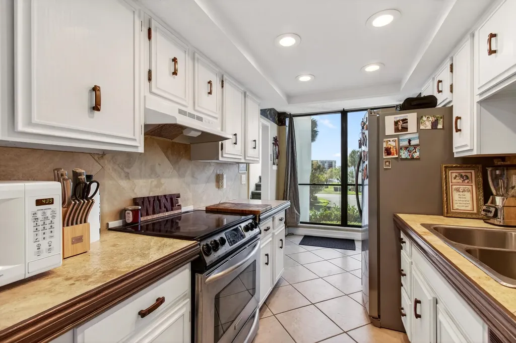 2303 Bridgewood Drive Boca Raton FL 33434