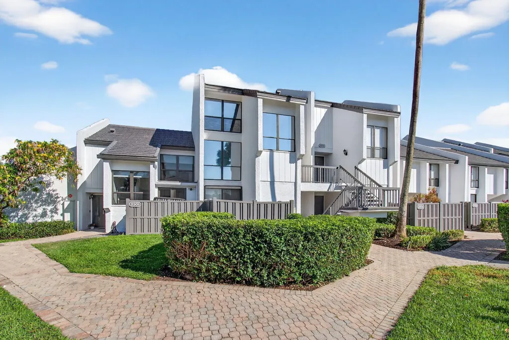 2303 Bridgewood Drive Boca Raton FL 33434