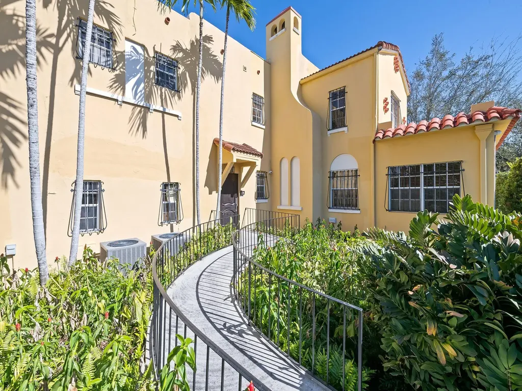 1313 S Andrews Avenue Fort Lauderdale FL 33316