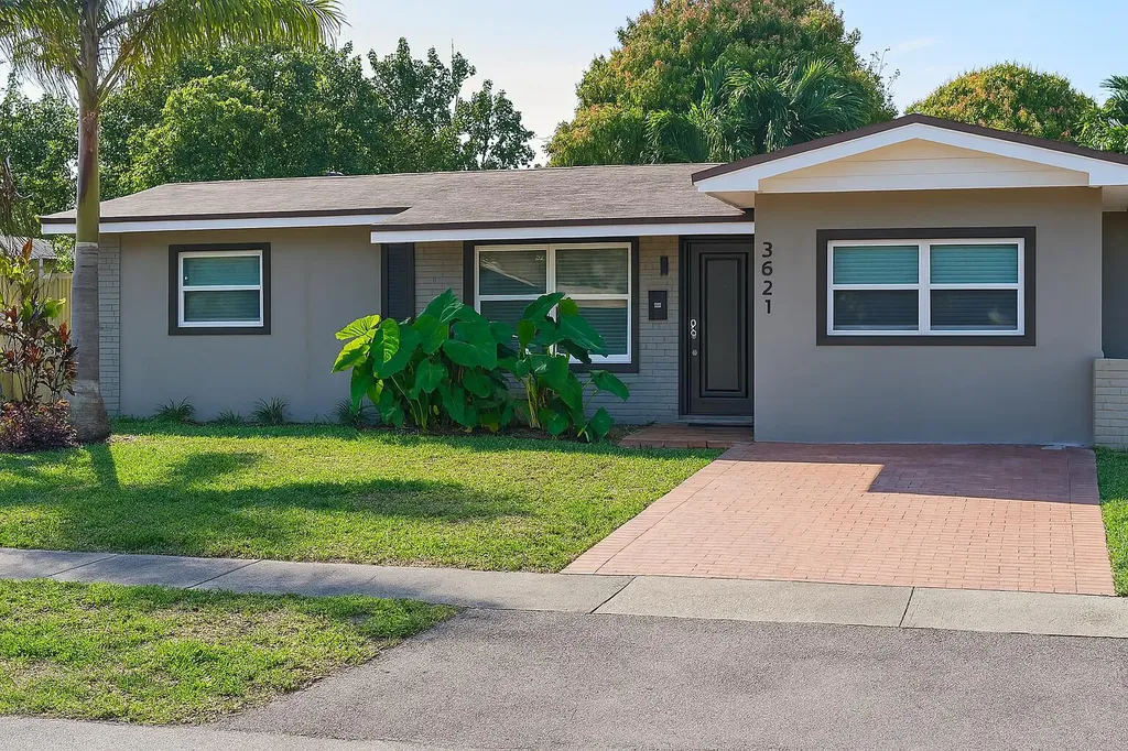 3621 NW 35th Way Lauderdale Lakes FL 33309