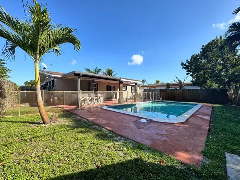 3621 NW 35th Way Lauderdale Lakes FL 33309