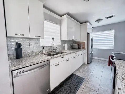 3621 NW 35th Way Lauderdale Lakes FL 33309