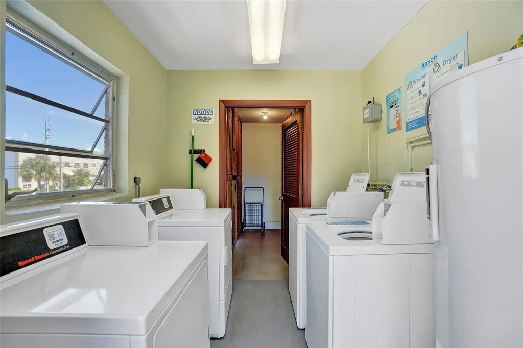 860 SE 6th Avenue Deerfield Beach FL 33441
