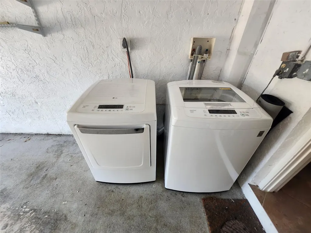 201 Dunwoody Lane Hollywood FL 33021