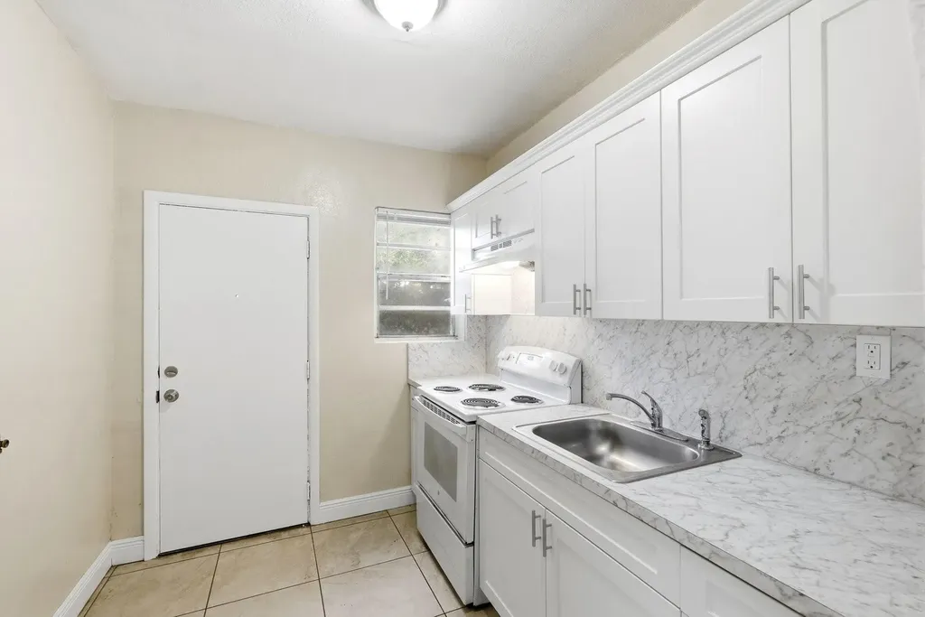 842 NW 25th Avenue Fort Lauderdale FL 33311