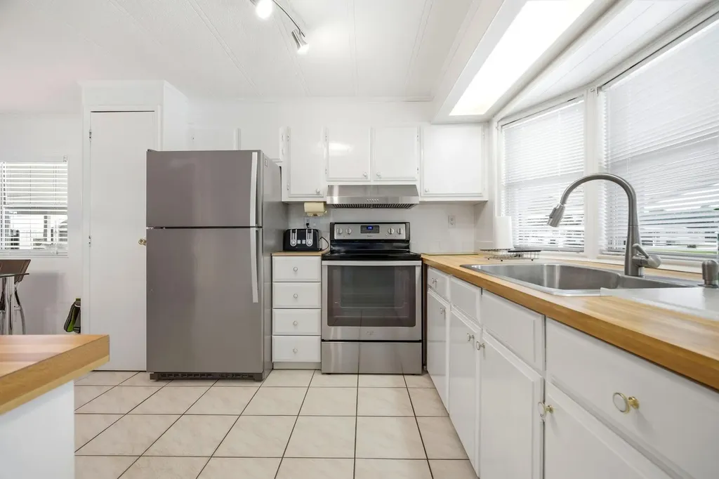 2421 SW 53rd Street Fort Lauderdale FL 33312