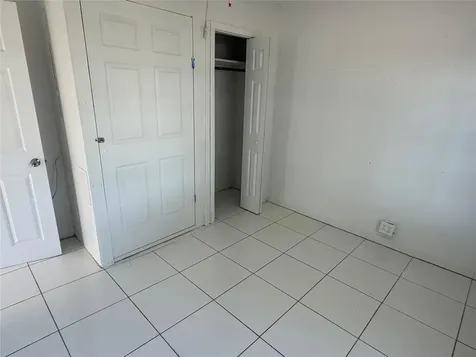1006 NW 112th Terrace Miami FL 33168