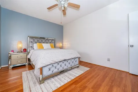 2257 NW 77th Terrace Pembroke Pines FL 33024