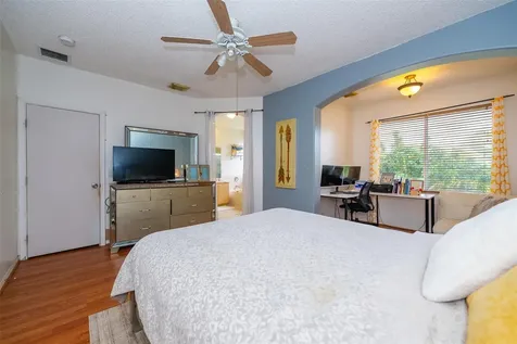 2257 NW 77th Terrace Pembroke Pines FL 33024