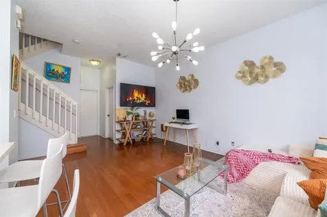 2257 NW 77th Terrace Pembroke Pines FL 33024