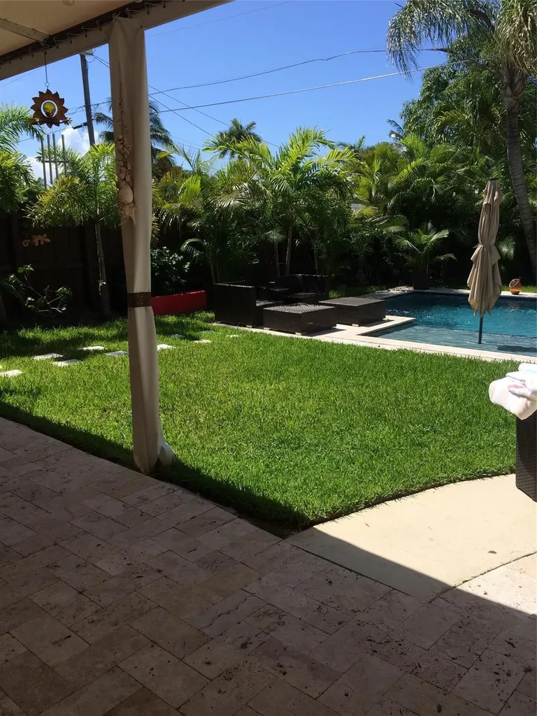 1126 Lincoln Street Hollywood FL 33019