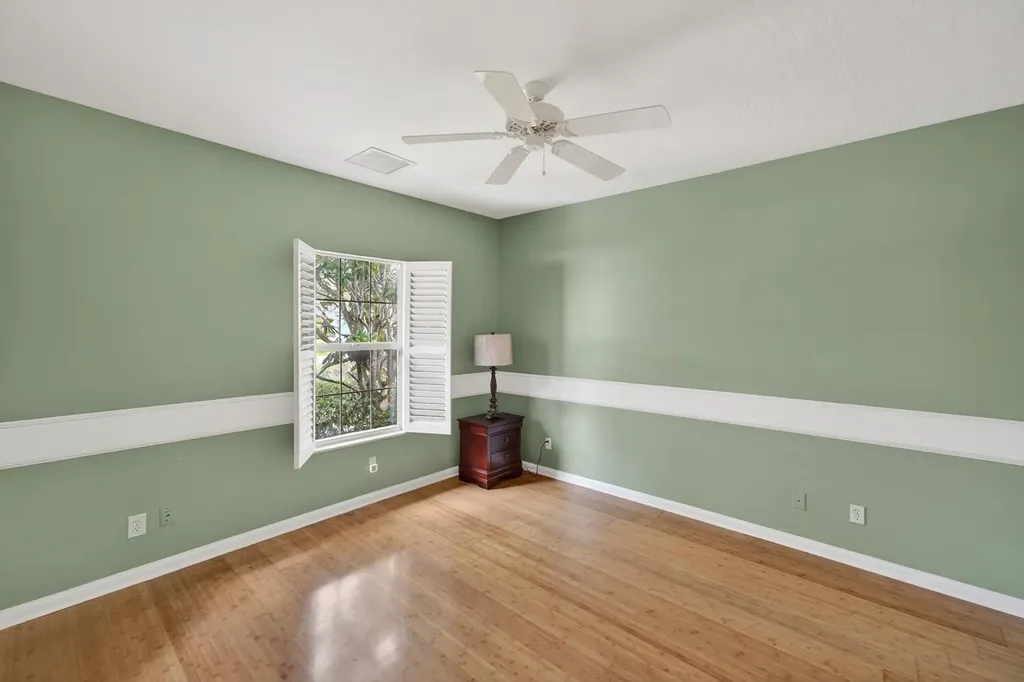 137 38th Court Vero Beach FL 32968