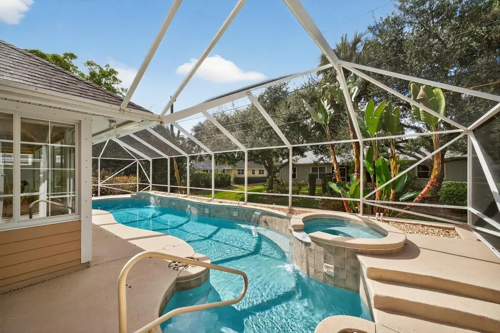 137 38th Court Vero Beach FL 32968
