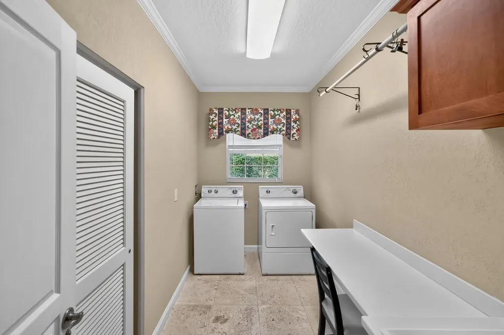 137 38th Court Vero Beach FL 32968