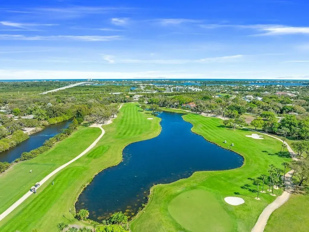 137 38th Court Vero Beach FL 32968
