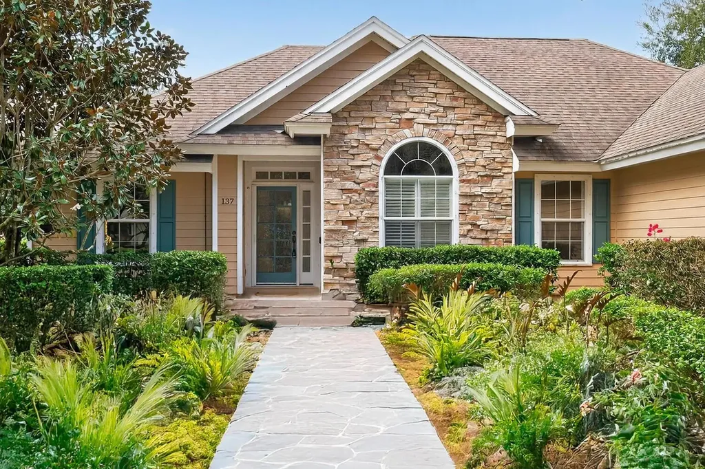 137 38th Court Vero Beach FL 32968