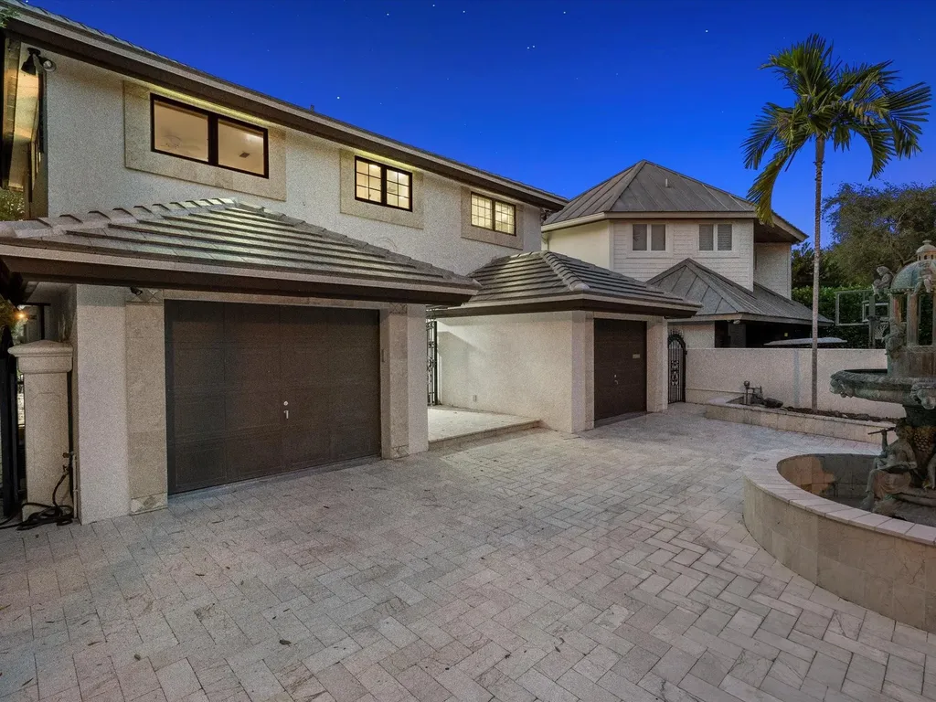 1421 Ponce De Leon Fort Lauderdale FL 33316