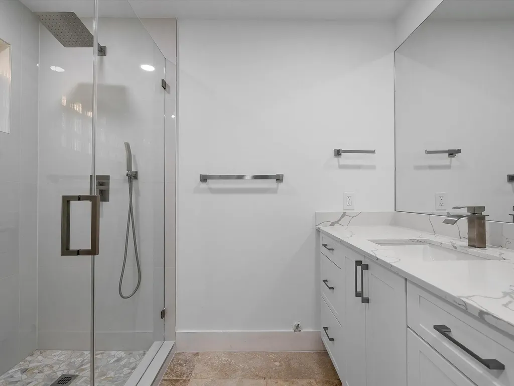 1421 Ponce De Leon Fort Lauderdale FL 33316