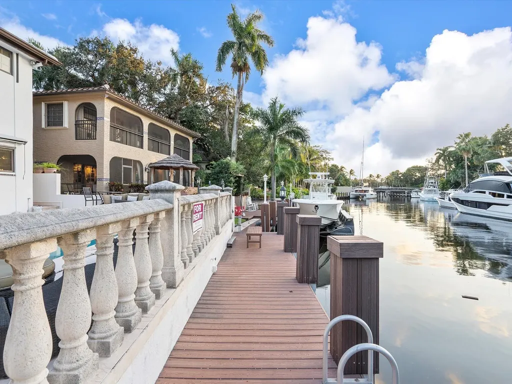 1421 Ponce De Leon Fort Lauderdale FL 33316