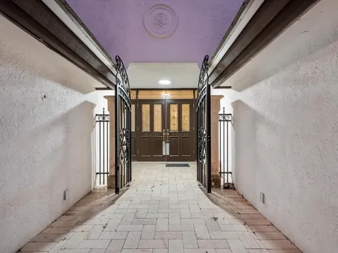1421 Ponce De Leon Fort Lauderdale FL 33316