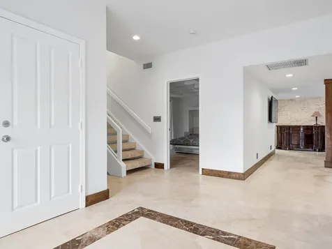 1421 Ponce De Leon Fort Lauderdale FL 33316