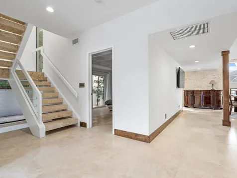 1421 Ponce De Leon Fort Lauderdale FL 33316