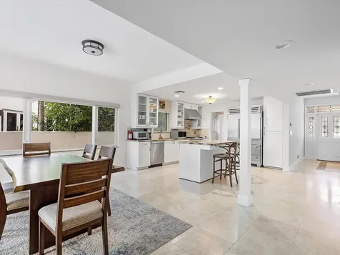 1421 Ponce De Leon Fort Lauderdale FL 33316
