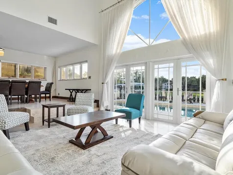 1421 Ponce De Leon Fort Lauderdale FL 33316