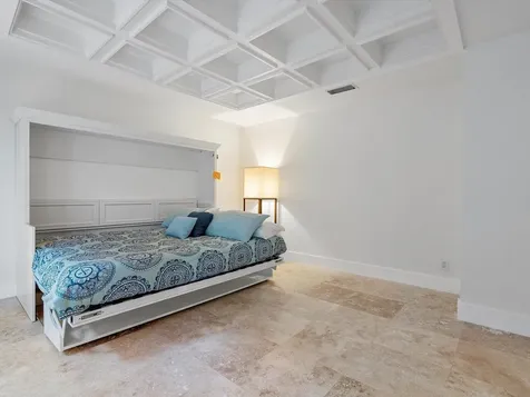 1421 Ponce De Leon Fort Lauderdale FL 33316