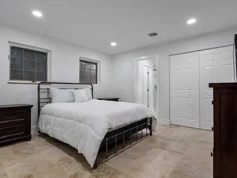 1421 Ponce De Leon Fort Lauderdale FL 33316