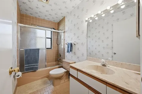 2805 NW 15th Street Delray Beach FL 33445