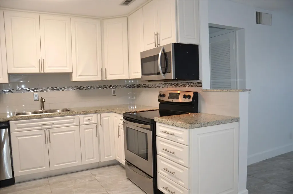 6247 Bay Club Drive Fort Lauderdale FL 33308