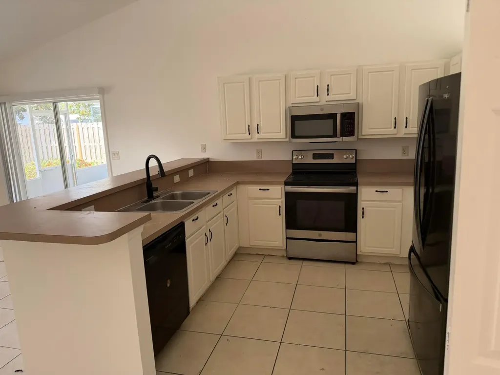 1874 SW Capehart Avenue Port St Lucie FL 34953