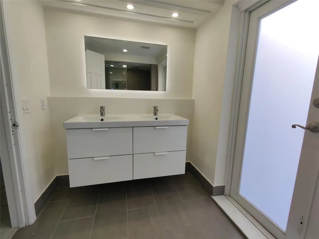 733 NE 18th Avenue Fort Lauderdale FL 33304