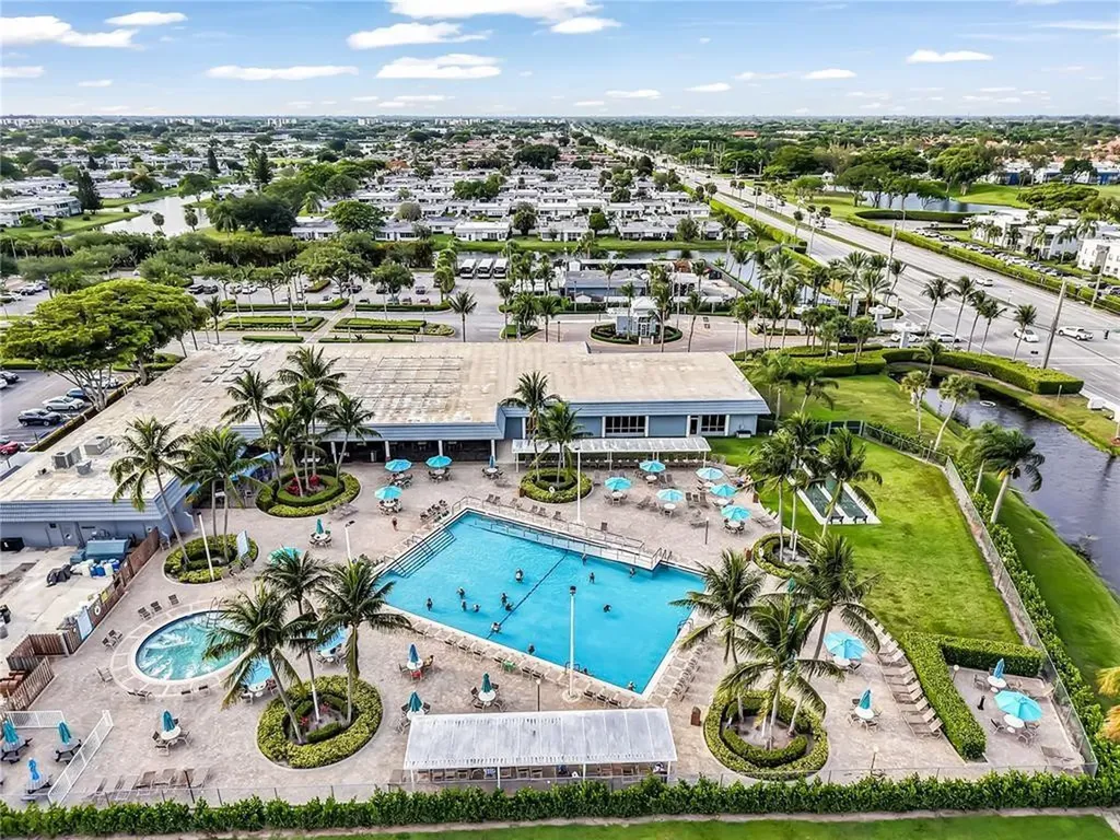 703 Brittany Delray Beach FL 33446