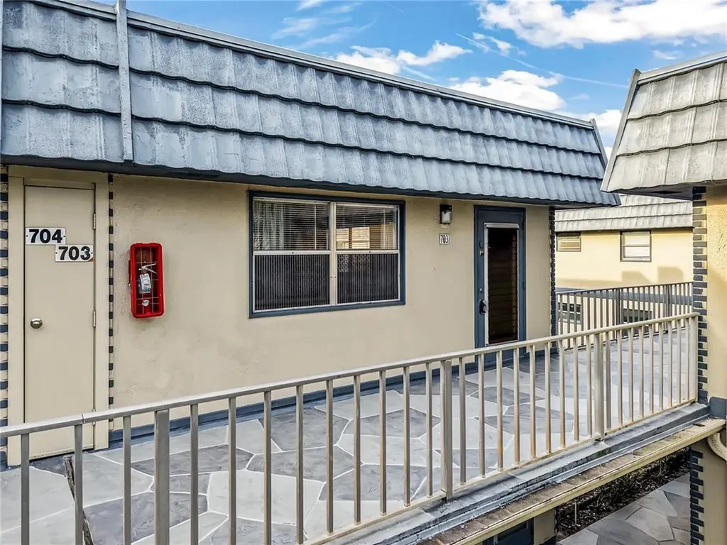703 Brittany Delray Beach FL 33446